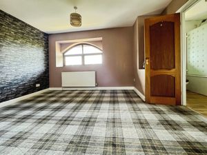 Bedroom- click for photo gallery